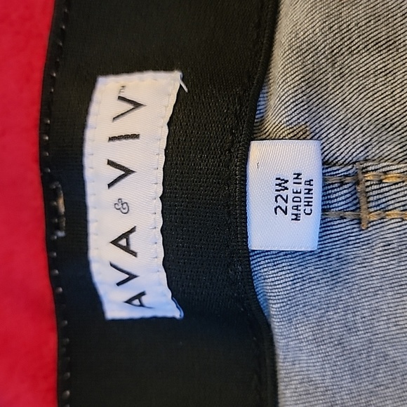 Ava Viv stretch jeans, zip, medium blue, 22w - Picture 2 of 3